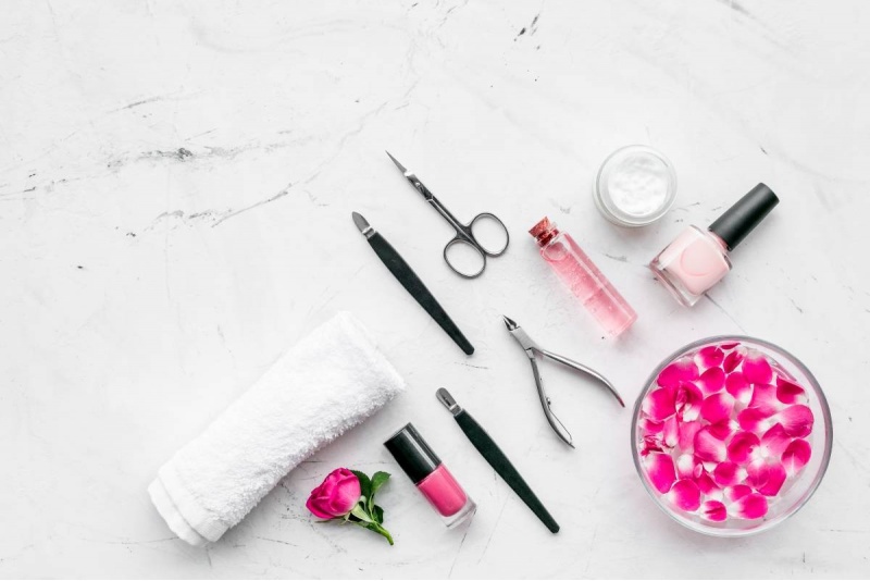Manicure Hybrydowy w salonie SPA 43 w Warszawie