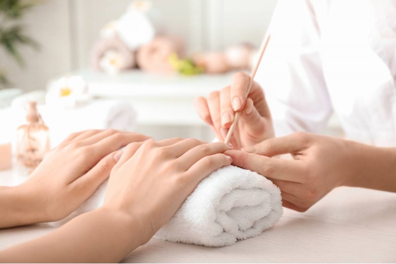 Manicure Hybrydowy w salonie SPA 43 w Warszawie