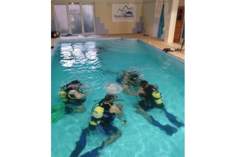 Próbne nurkowanie w Centrum nurkowym Beskid Divers
