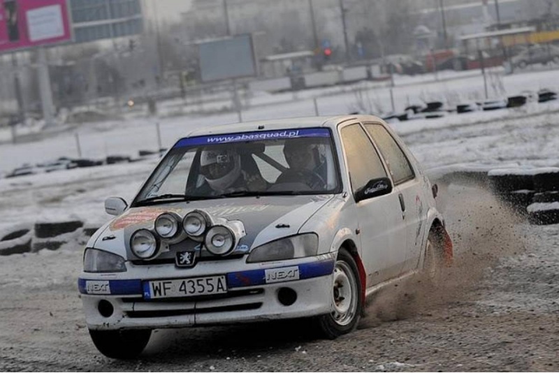 Jazda za kierownicą w towarzystwie kierowcy rajdowego „Rally Taxi"