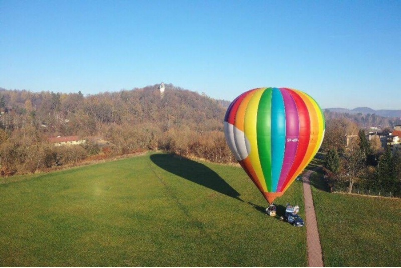 Skok spadochronowy z balonu