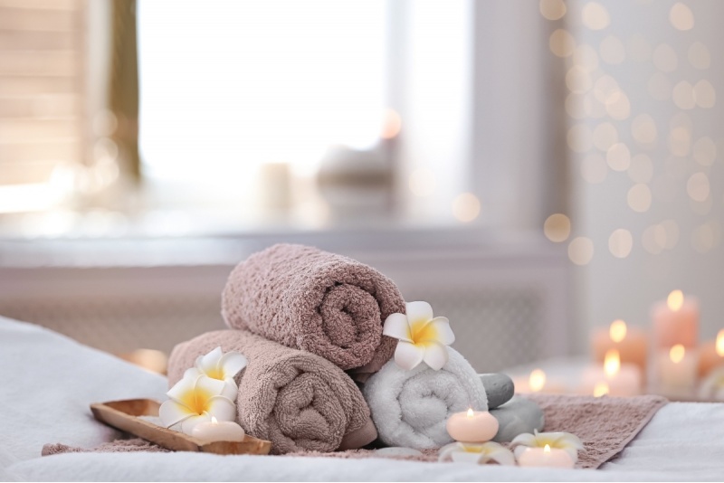 Masaż świecą w salonie Wersal SPA w Szczecinie