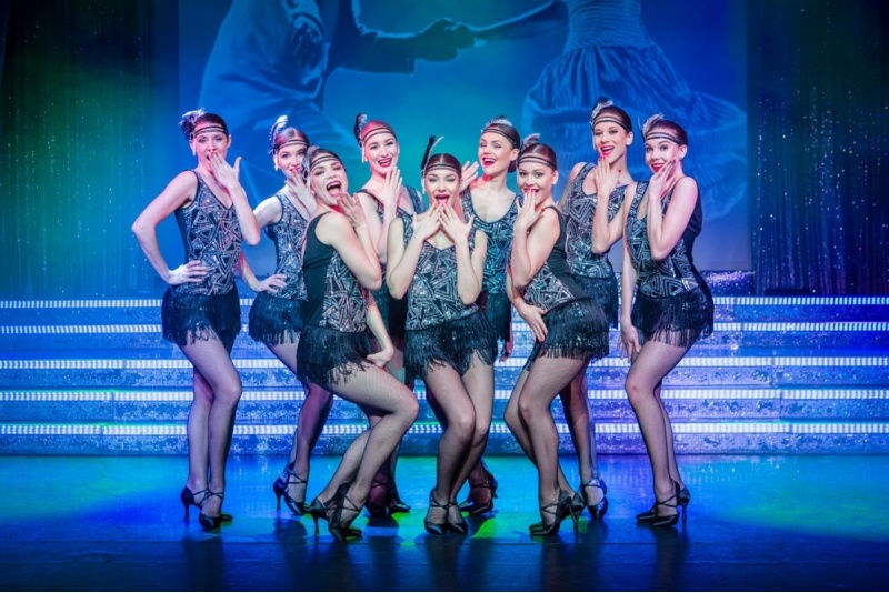 Rewiowy wieczór z kolacją dla dwojga w teatrze Sabat w Warszawie