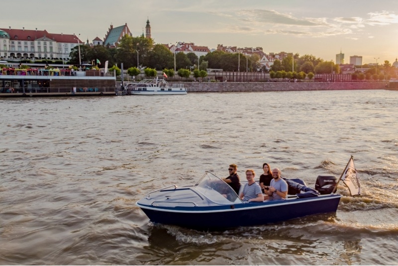 Rejs motorówką + kolacja